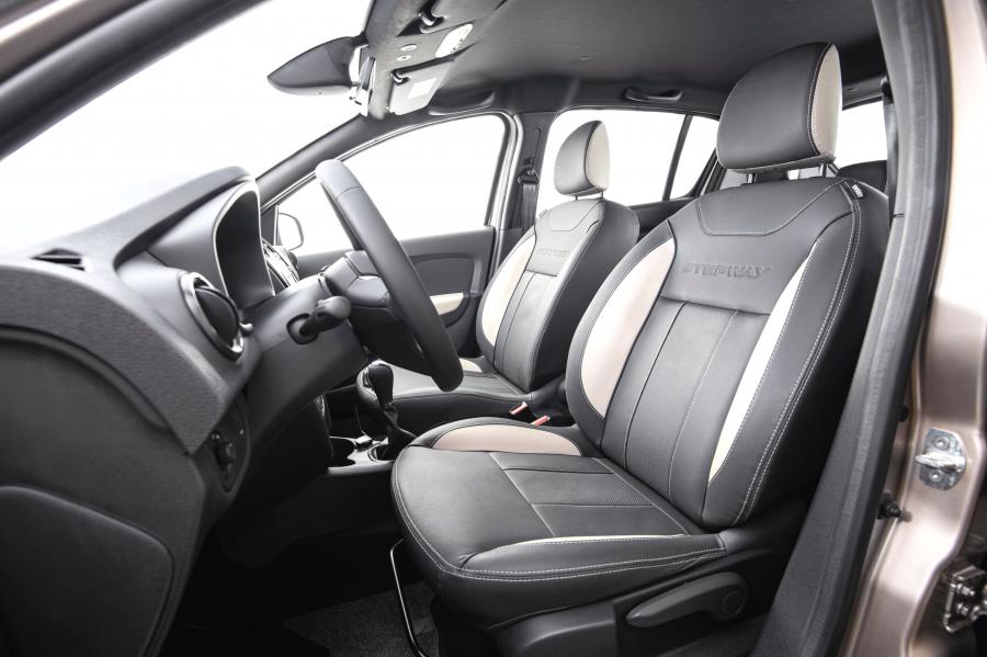 Интерьер Renault Sandero Stepway 2019 года  (LA) (фото 23 из 40)